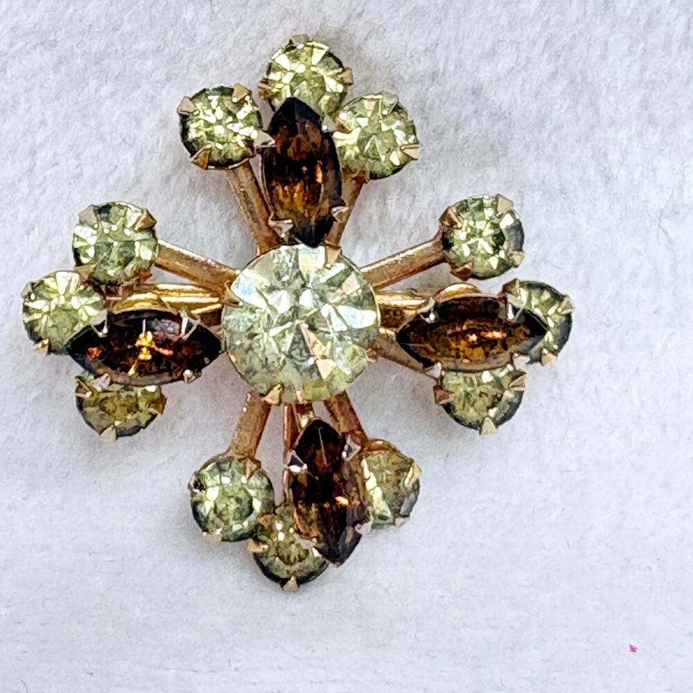 Mid‑Century Radial Floral Spray Petite Rhinestone Brooch (c. 1950s–1960s)